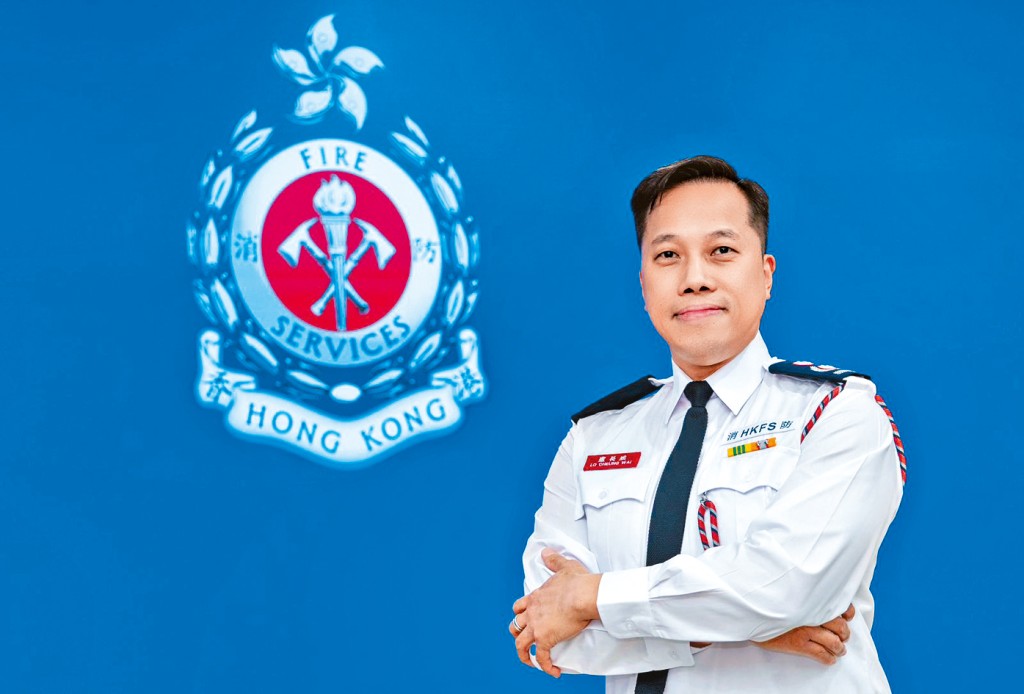 消防處高級消防區長（公眾安全及傳訊）盧長威介紹消防處最新推出的「樓宇應急先鋒」計劃，鼓勵物管業界踴躍參與。