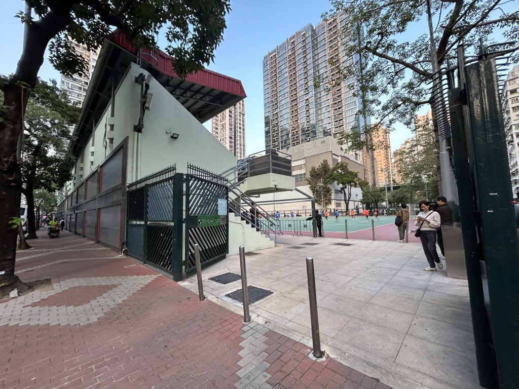 現場為旺角麥花臣球場。曾志恆攝 現場為旺角麥花臣球場。曾志恆攝