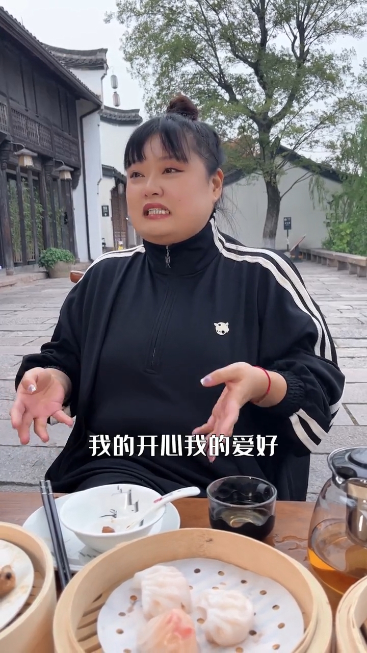 细细粒已经认命，知道没机会遇上姻缘。