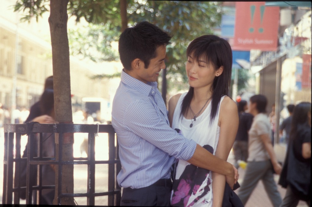郑嘉颖与周励淇2003年拍剧集《翡翠恋曲》后，发展一段长达五年的地下情。