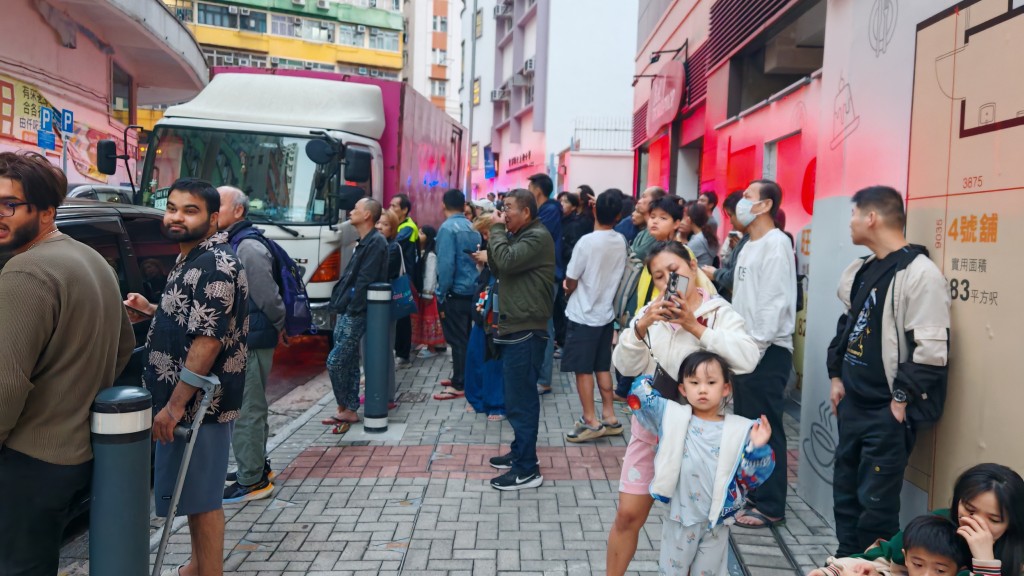 逾百名居民疏散至安全地方。蔡楚輝攝 逾百名居民疏散至安全地方。蔡楚輝攝
