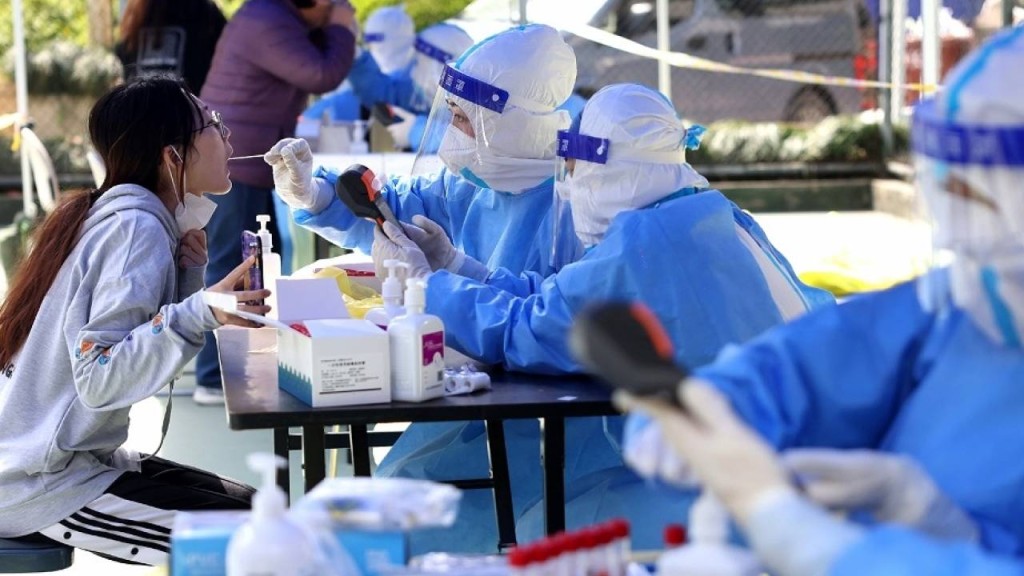 國家衛健委指沒發生疫情地區，要常態化核酸檢測。新華社資料圖片