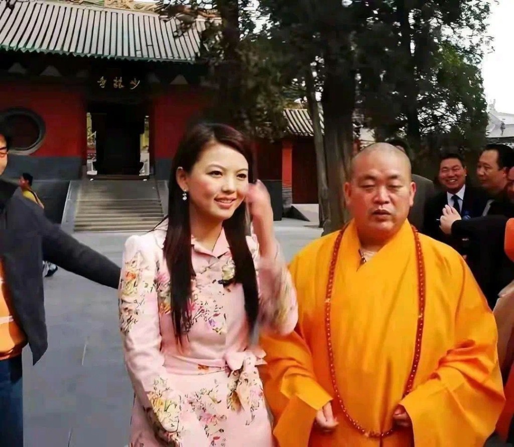 李湘多年前曾到少林寺訪問釋永信。