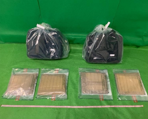 圖示檢獲的懷疑冰毒。政府新聞處圖片