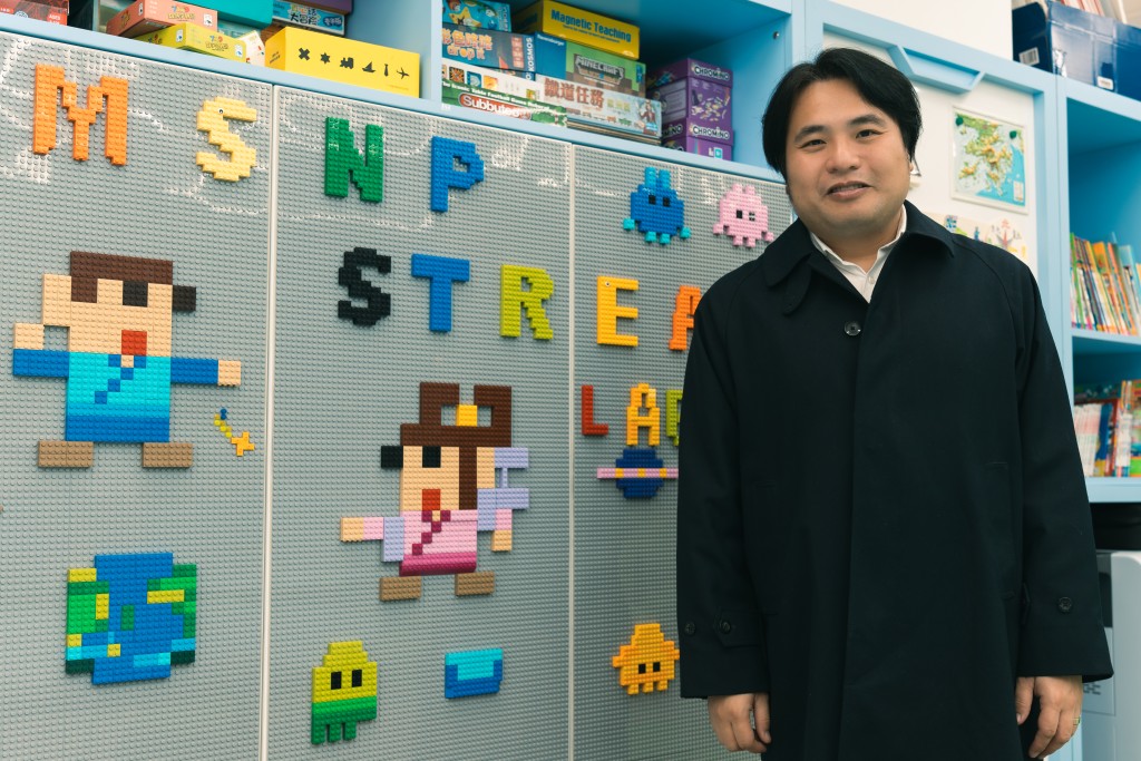 北角循道學校鄭家明校長(圖片來源:《親子王》) 北角循道學校鄭家明校長(圖片來源:《親子王》)