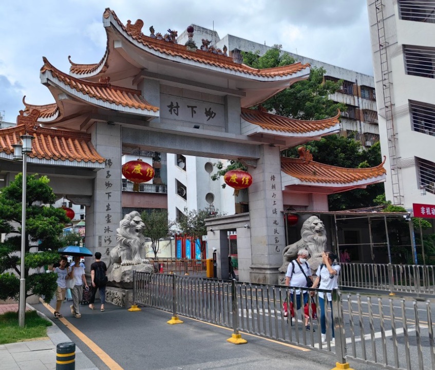 港人北上買食物成風。 港人北上買食物成風。