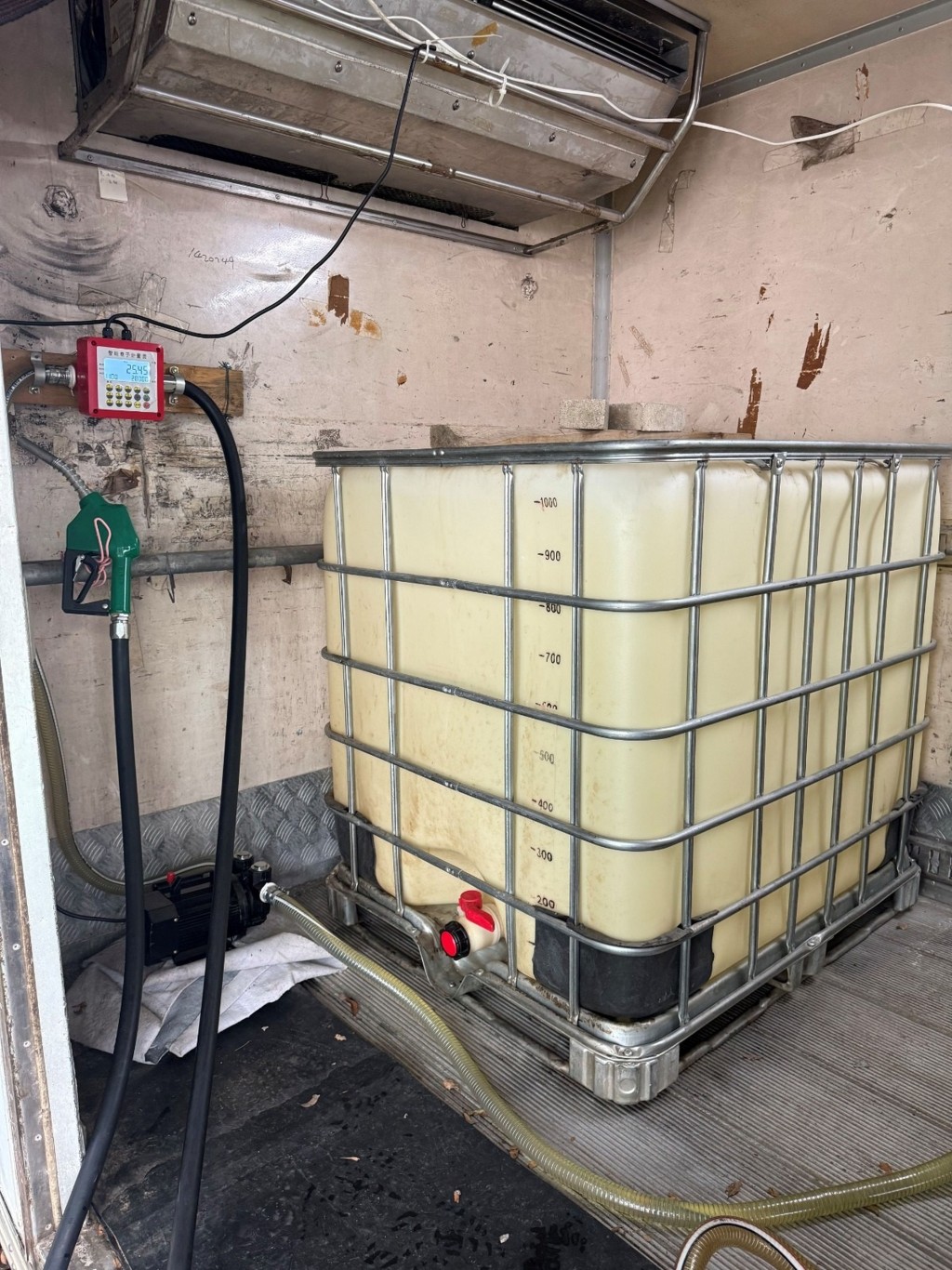 消防处共检获约280公升汽油，市值约一万元。