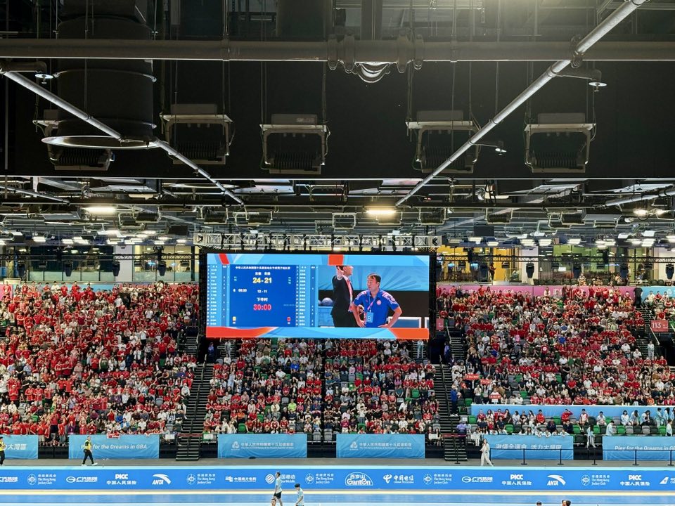 羅淑佩指面對由職業球員組成的強敵安徽,香港男子手球隊今晚比昨晚打得更好,雖敗猶榮! 羅淑佩指面對由職業球員組成的強敵安徽,香港男子手球隊今晚比昨晚打得更好,雖敗猶榮!