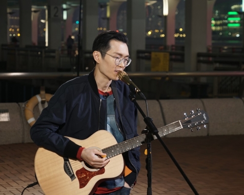 方大同在中環初次Busking反應太踴躍。