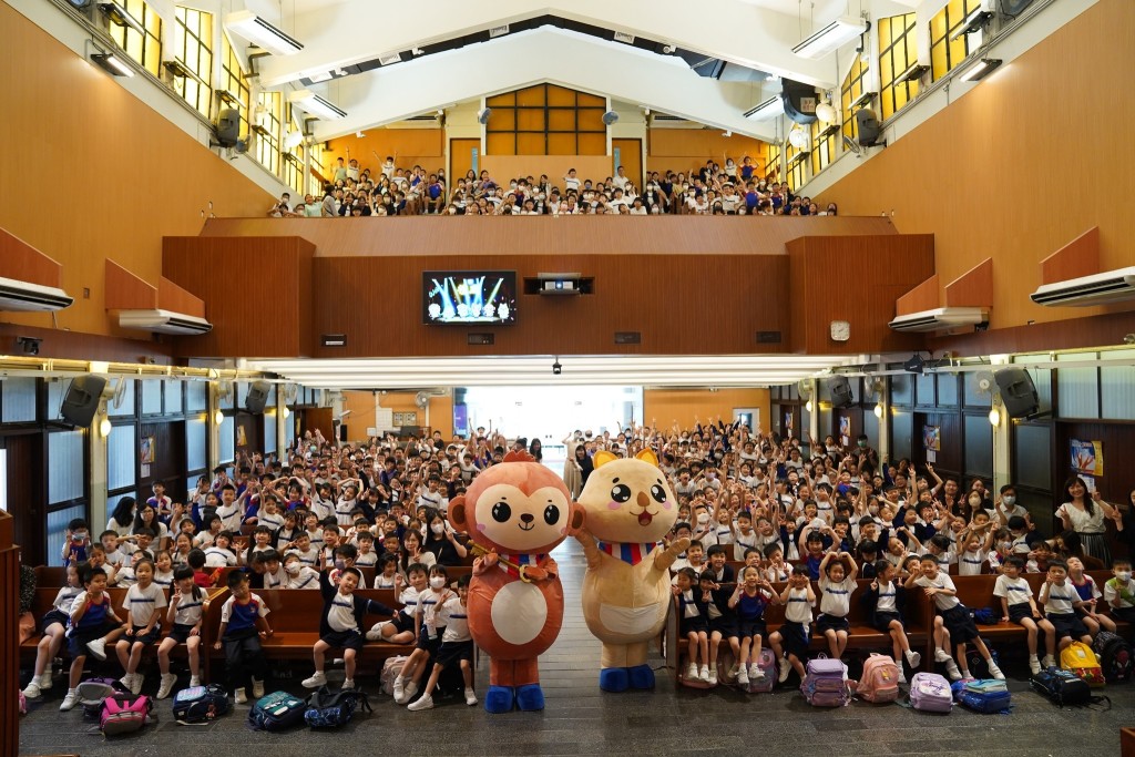 北角循道學校主題學習成果展 吉祥物巡遊/無人機體驗(圖片來源:北角循道學校) 北角循道學校主題學習成果展 吉祥物巡遊/無人機體驗(圖片來源:北角循道學校)