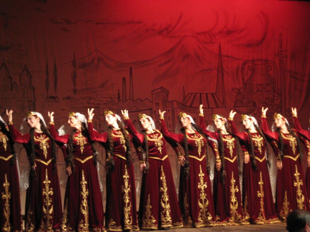 亚美尼亚传统舞蹈（维基百科图片）