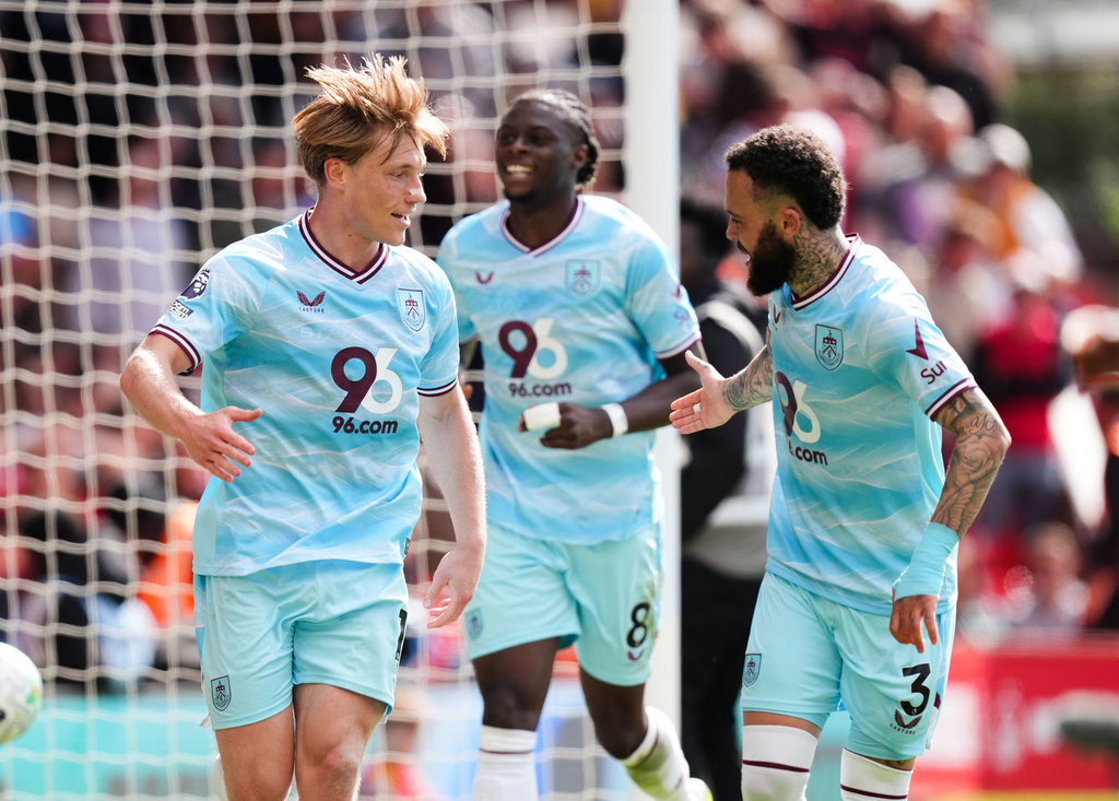 般尼先开纪录，最终以1：4不敌森林。美联社