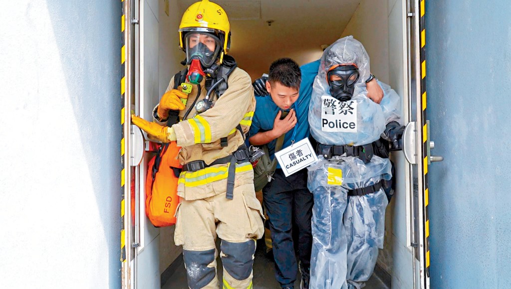 代號「赤霧」的生化核輻射洩漏演習模擬科學園內的實驗室發生化學品洩漏，導致多人不適。