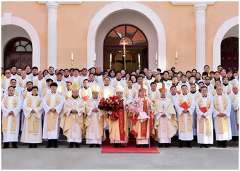 郑州教区新任主教王跃胜获祝圣。