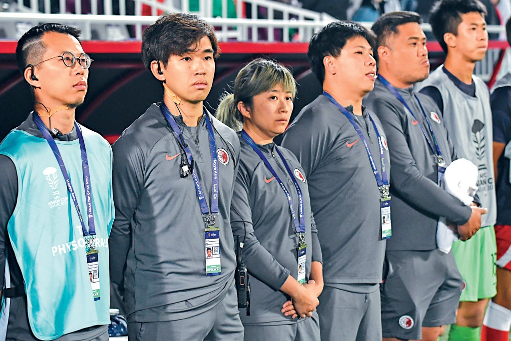 盧浩鏘、梁學軒及鄺凱恆3位物理治療師全天候協助港將，盡心盡力。