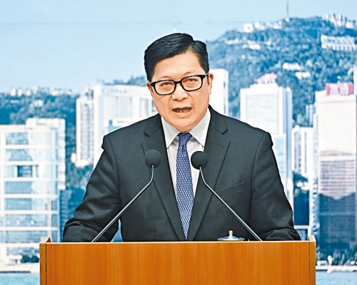 ■保安局局長鄧炳強昨表示，執法部門會確保選舉安全有序及不受干擾情況下進行。