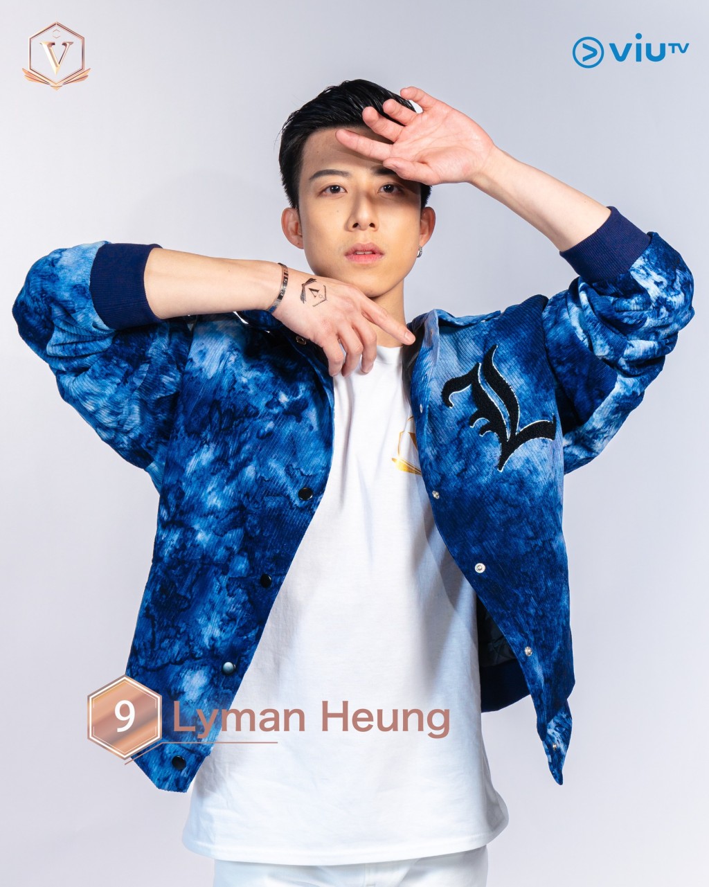 胤宅（Lyman Heung） 年龄： 32 职业：标准舞、拉丁舞 导师 擅长：跳舞、戏剧 IG：lyman.heung #温哥华参赛者