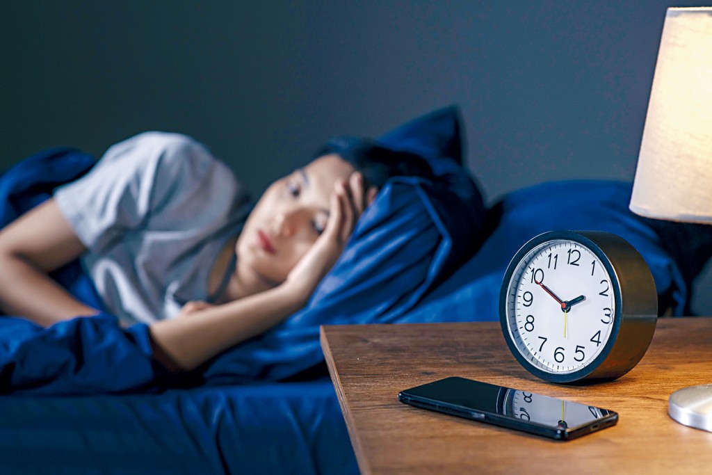 部分病人会出现睡眠障碍或头痛症状。 部分病人会出现睡眠障碍或头痛症状。