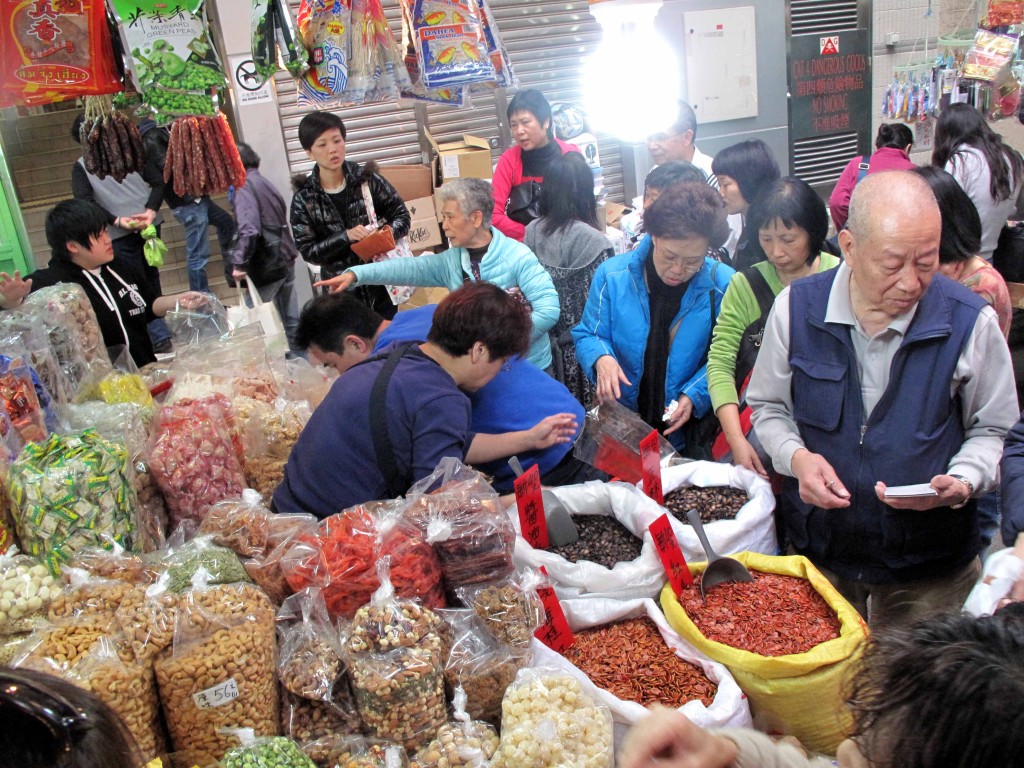 农历新年将至，大家都开始办年货