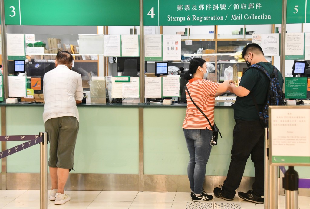 針對郵政署擬於下月更改僱傭安排一事,孫玉菡回應指,企業或機構在落實任何僱傭安排的改變時,一切行事皆必須以法律為依歸。資料圖片 針對郵政署擬於下月更改僱傭安排一事,孫玉菡回應指,企業或機構在落實任何僱傭安排的改變時,一切行事皆必須以法律為依歸。資料圖片