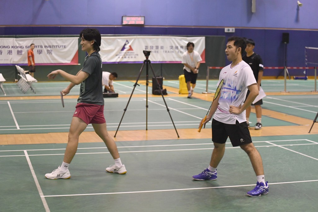 巴黎奥运前夕，香港羽毛球队会见传媒，印尼男双帮邓谢配练习。 吴家祺摄