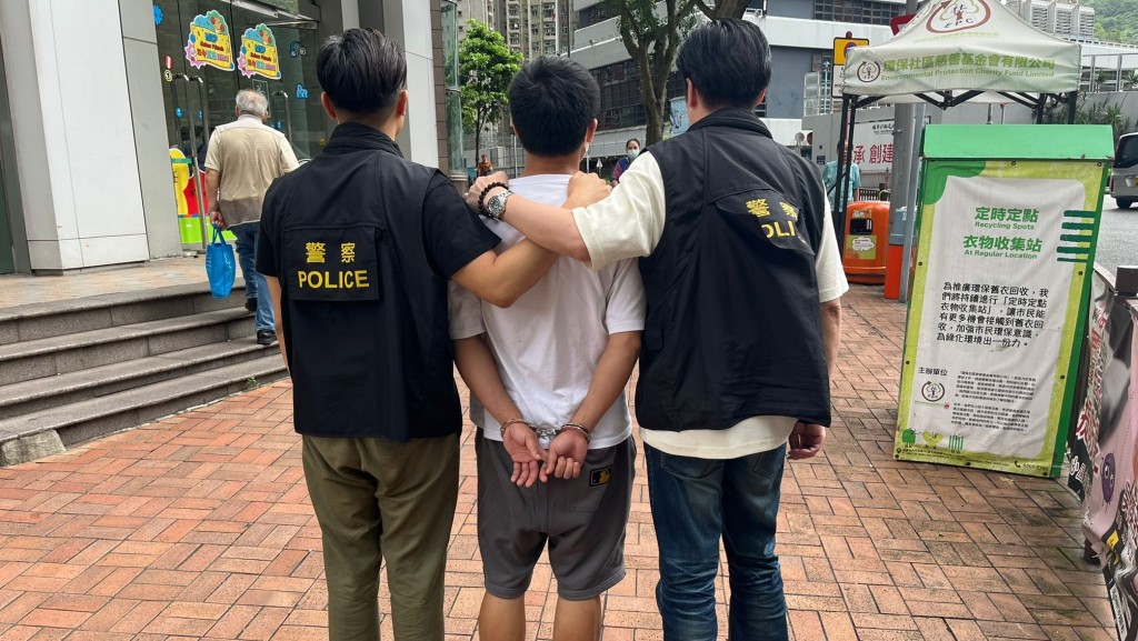 被捕人帶署調查。