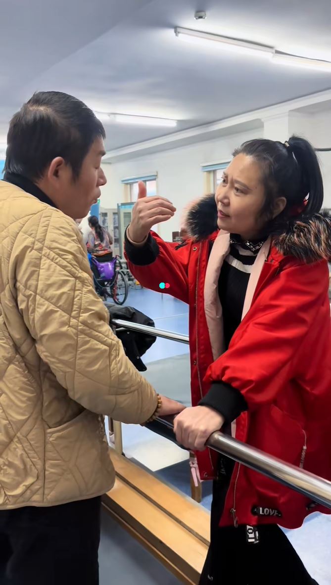 趙進前積極進行復康鍛練。