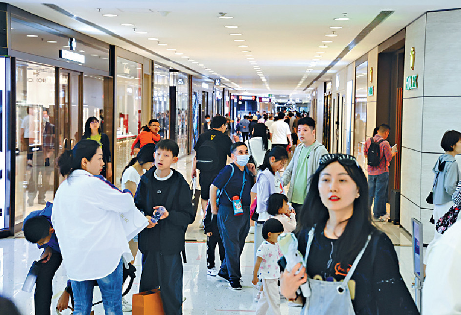 ■筆者相信，本港消費數據將會進一步恢復。
