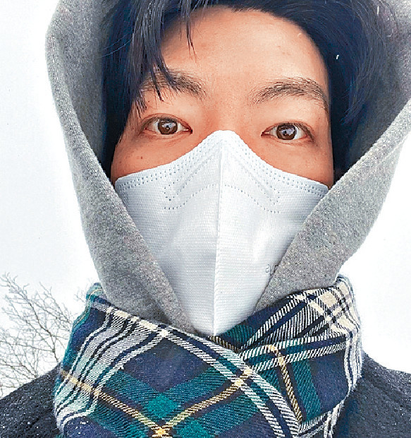 ■金宇彬日前分享戴口罩外出的相片。