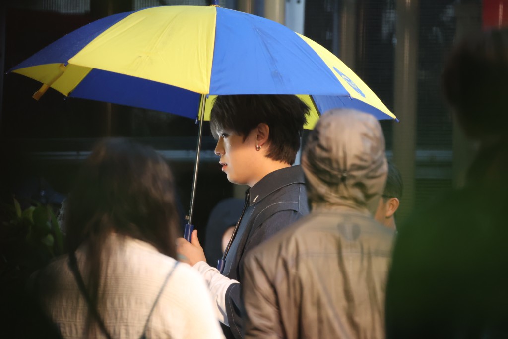 見劇組嚴陣以待。