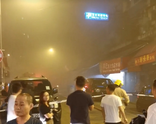 觀塘有水果店發生火警。網民Lkw Lo圖片