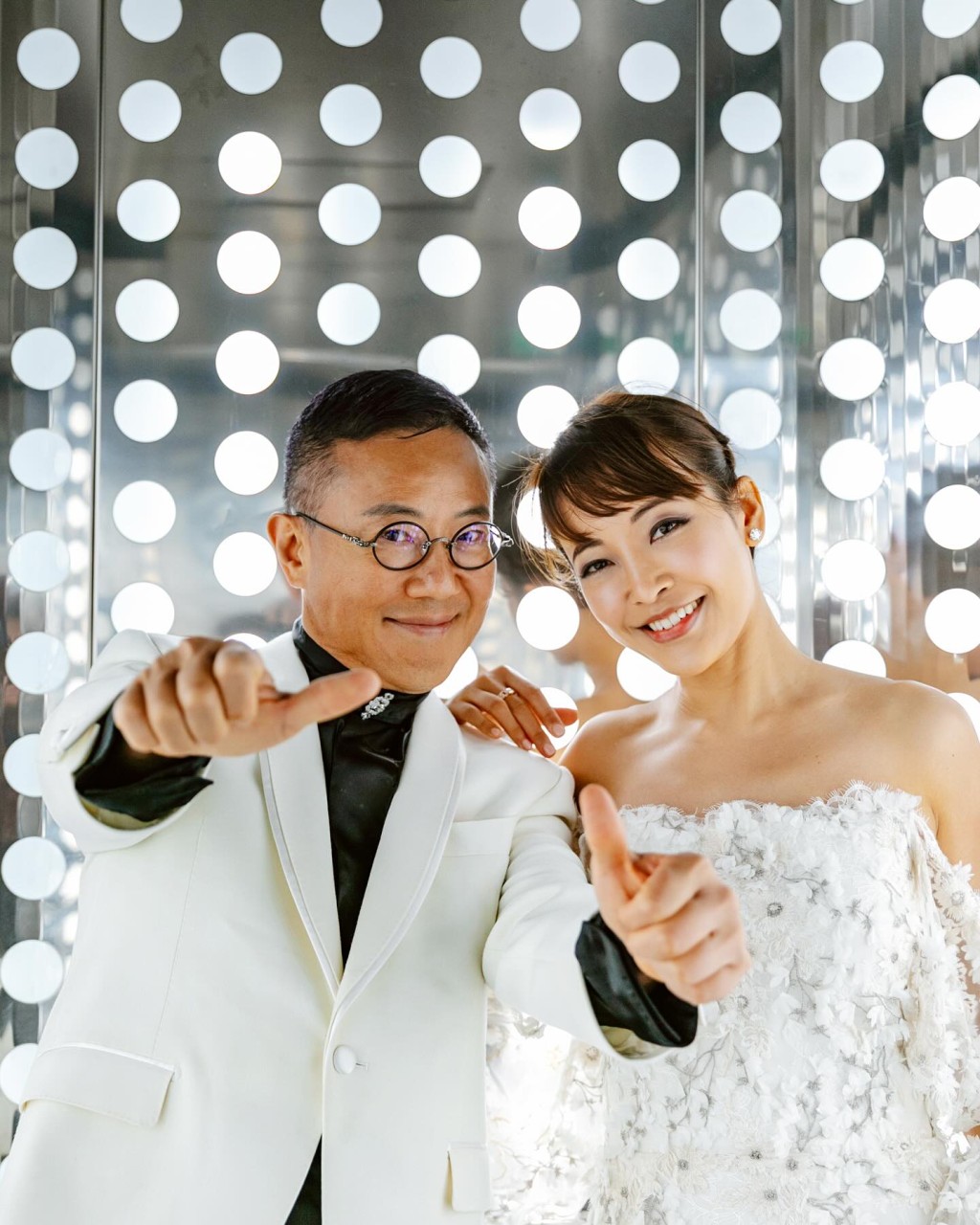 祁文傑開心報喜：「隆重宣布我們結婚了！迎接美好未來。」
