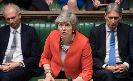 文翠珊(中)表示,議員將要決定英國是否選擇在3月29日無協議脫歐。AP