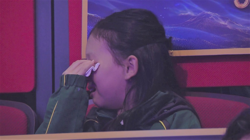 周志康女兒在觀眾席上哭成淚人。 周志康女兒在觀眾席上哭成淚人。
