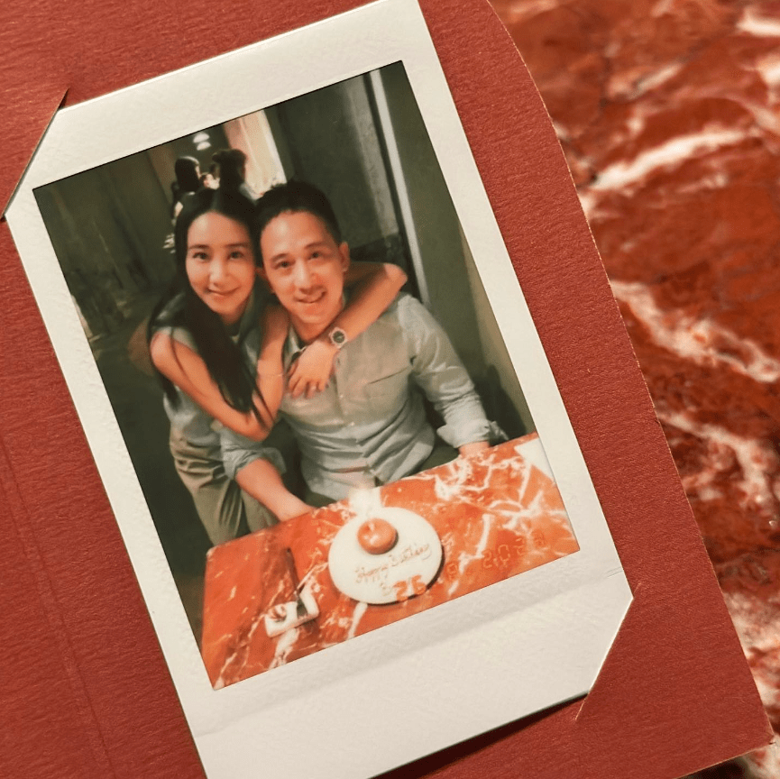 去年8月27日，吴雨霏与老公庆祝生日，并表示老公是她的灵魂伴侣，「我人生中的梦想伴侣- 非常感激你诞生。」