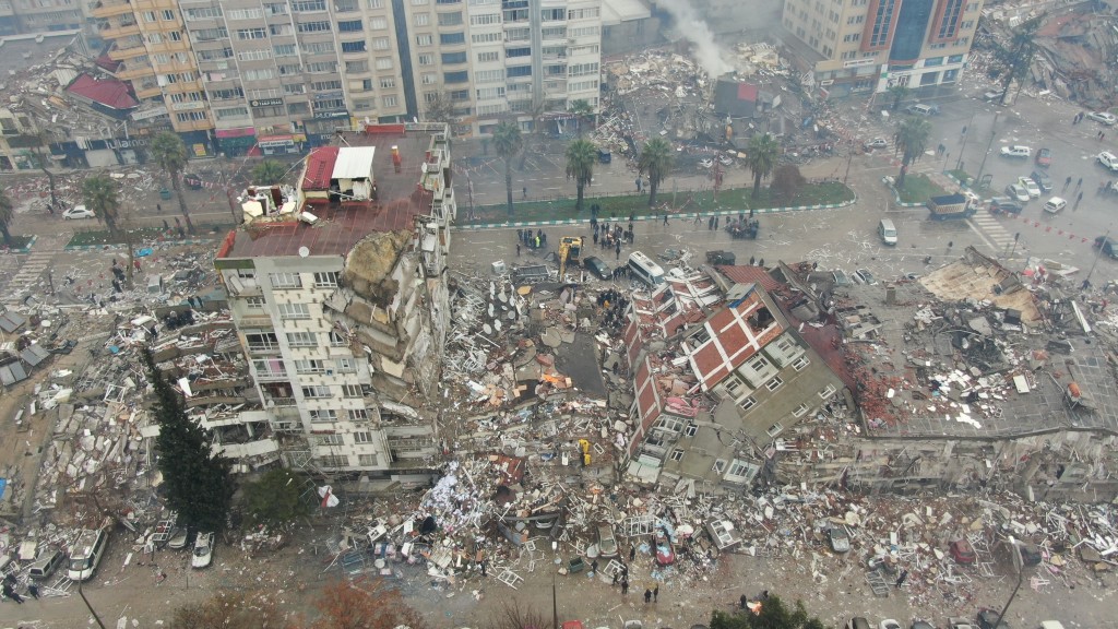 土耳其国内逾5千建筑物倒塌。REUTERS