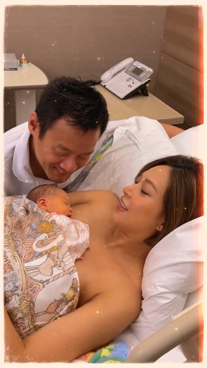 朱慧敏女兒萌爆成長表情逐格睇。 朱慧敏女兒萌爆成長表情逐格睇。