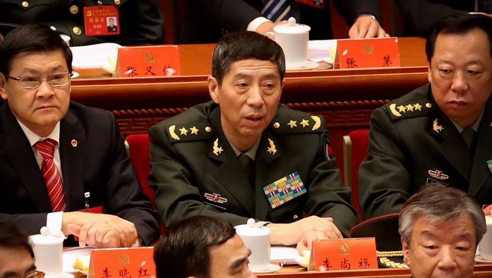 李尚福上將(中)。