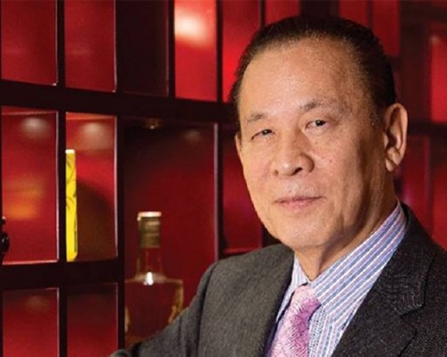 岡田曾反控訴永利董事局不合法剝奪其股權,且贖回的金額太低。網圖