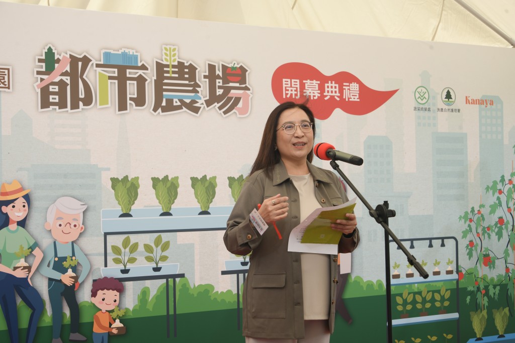 楊碧筠表示，未來數年相繼落成的天水圍公眾街市和古洞北新發展區街市，都會在天台有都市農場。