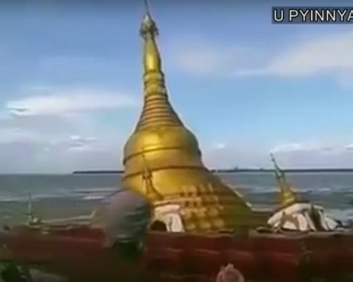 佛寺遭洪水吞噬。網上圖片