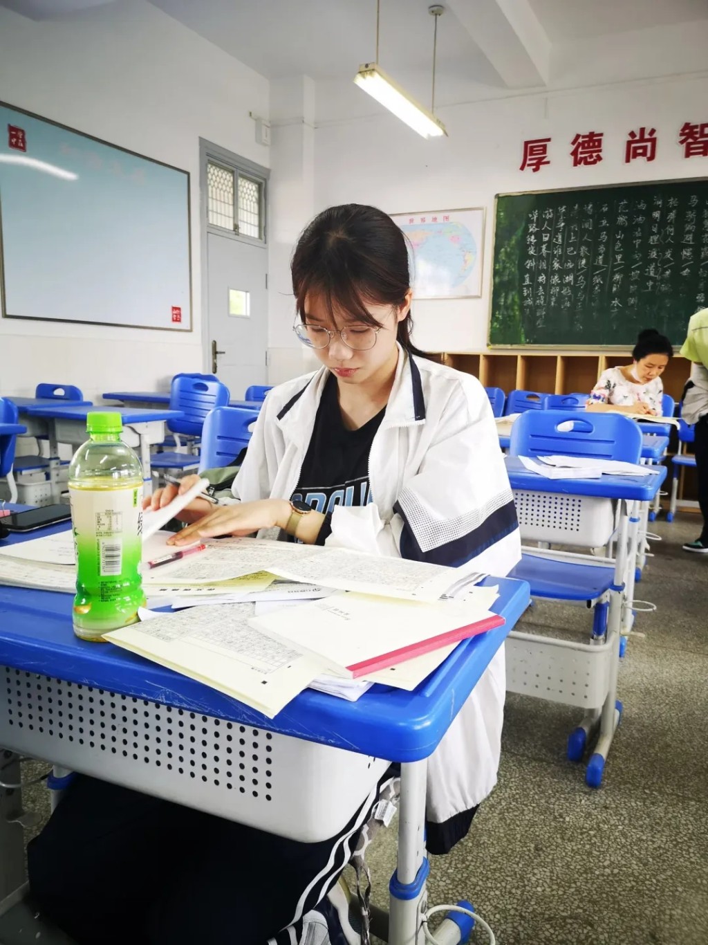 邵雨琪學習十分投入，是「清華學霸」。