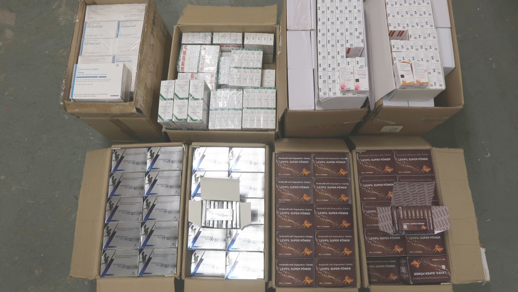 海關截查往澳門內河船 檢3300萬元走私貨 包括大批壯陽藥