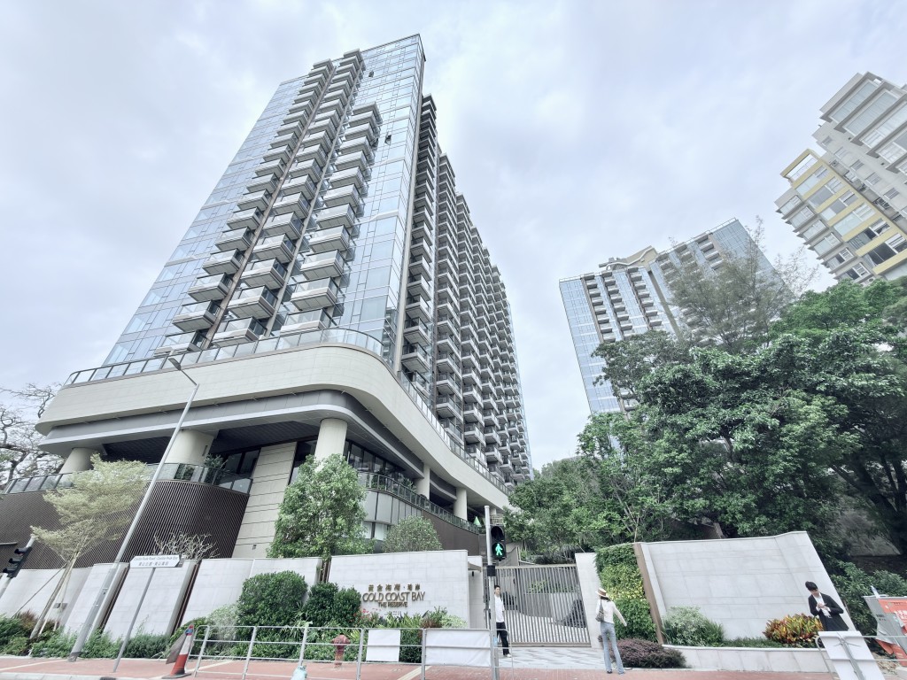 黄金海湾.意岚于复活节长假期录得8宗成交,合共套现4821.8万。 黄金海湾.意岚于复活节长假期录得8宗成交,合共套现4821.8万。