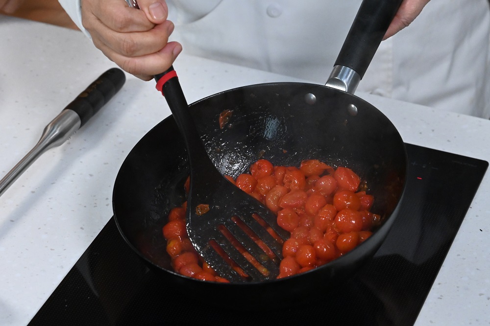 煮BB茄蓉要用慢火。