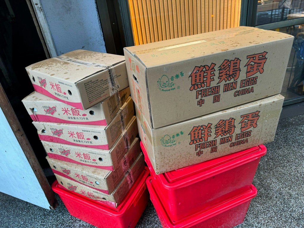 去年有連鎖餐廳被揭使用內地預製米飯。(圖左方) 去年有連鎖餐廳被揭使用內地預製米飯。(圖左方)