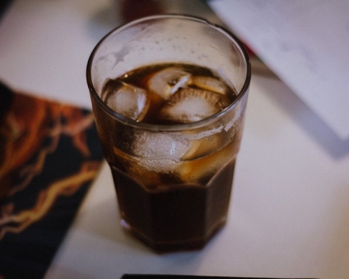 無糖汽水不一定更健康。unsplash圖片