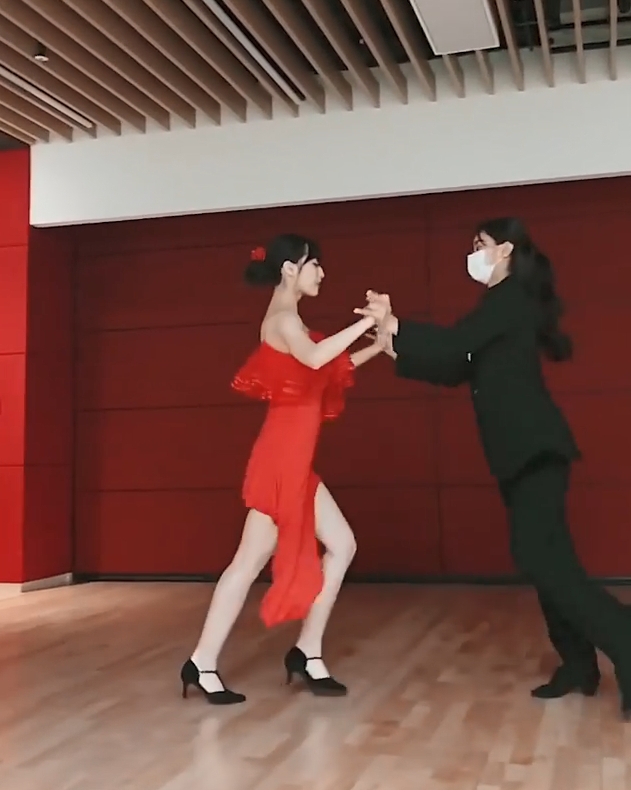 各位Fans係咪想做Dancer？