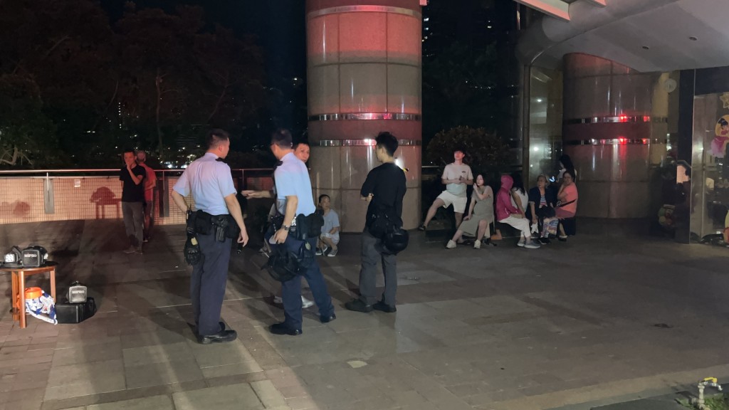 約50人疏散至安全位置。