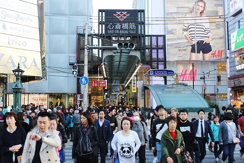 有想长期移居日本享受生活的人士，经营大阪民宿换取日本居留权。